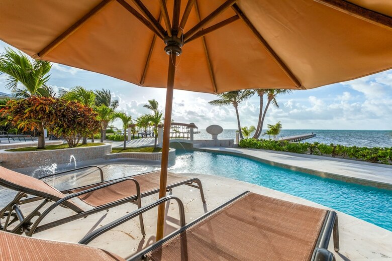 Hotel Belizean Cove Estates