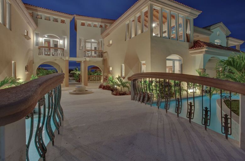 Hotel Belizean Cove Estates