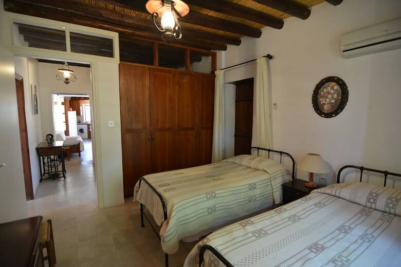 Apartamentos Elpida's Stone Houses