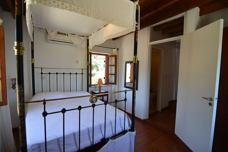 Apartamentos Elpida's Stone Houses