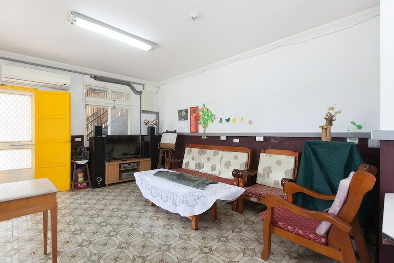 Bed & Breakfast 512 Huts Homestay