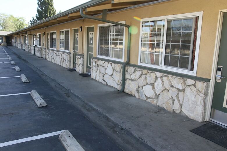 Motel Town And Country
