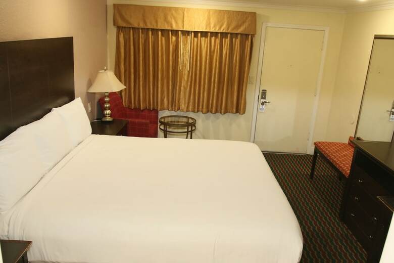 Motel Town And Country
