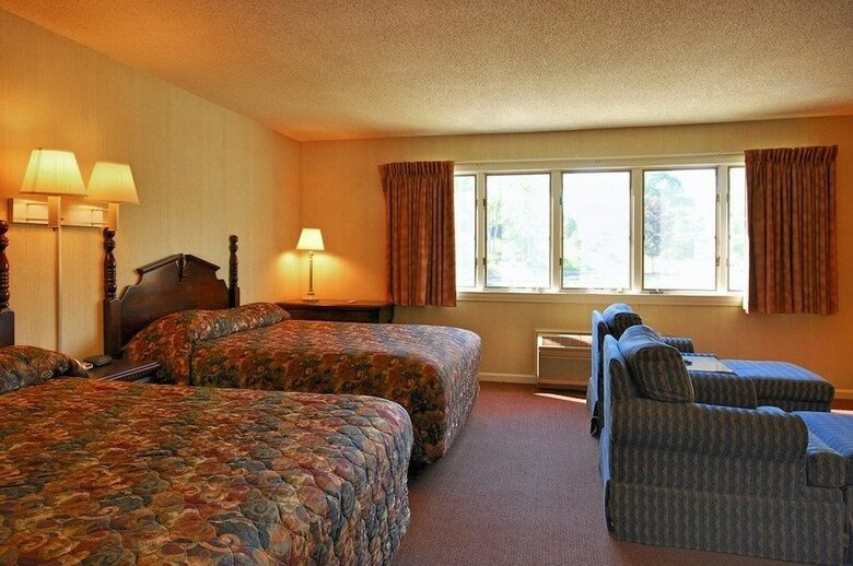 Hotel Gold Star Inn & Suites
