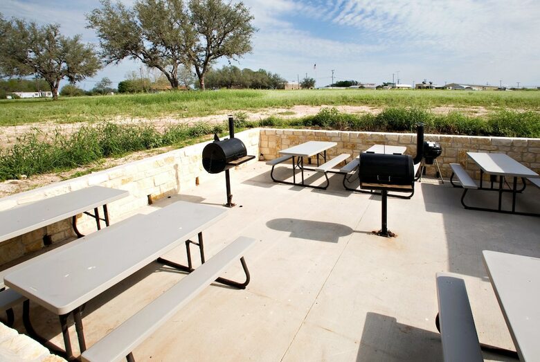 Hotel Holiday Inn Express Suites Beeville