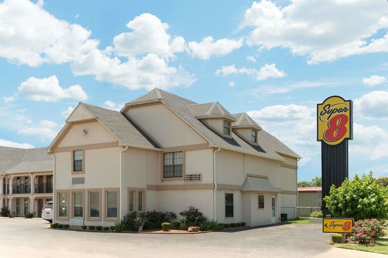 Hotel Super 8 By Wyndham Enid