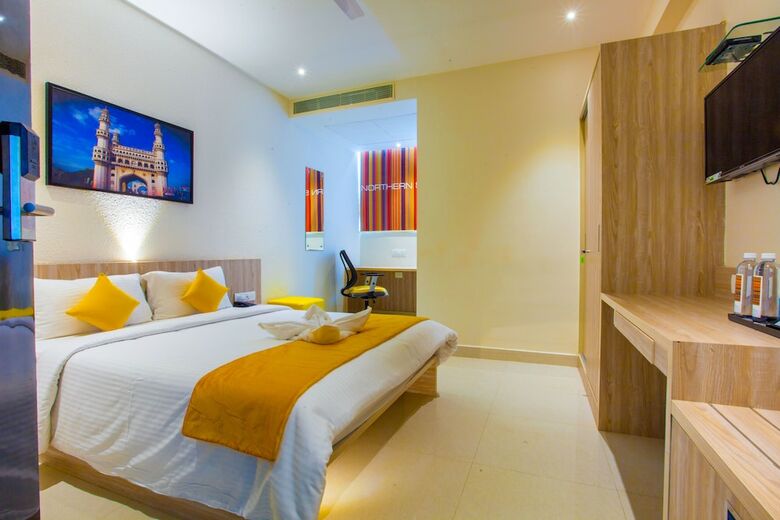 Hotel Northern Suites @ C Block