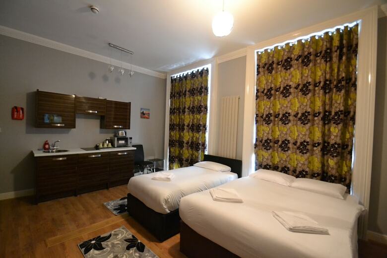 Hyde Park Suites - Apartments