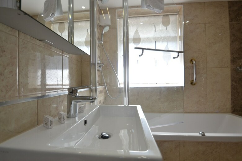 Hyde Park Suites - Apartments