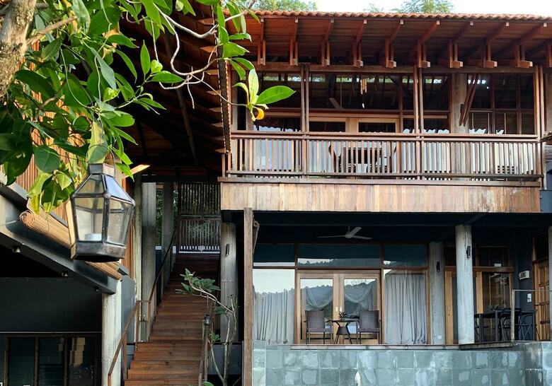 Hotel The Shorea