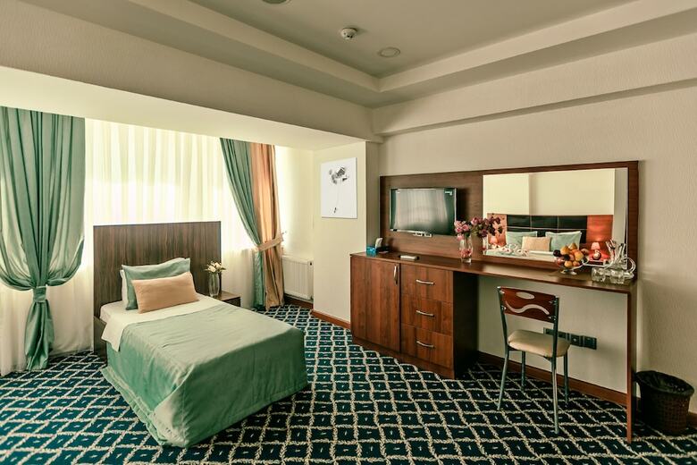 Hotel 28