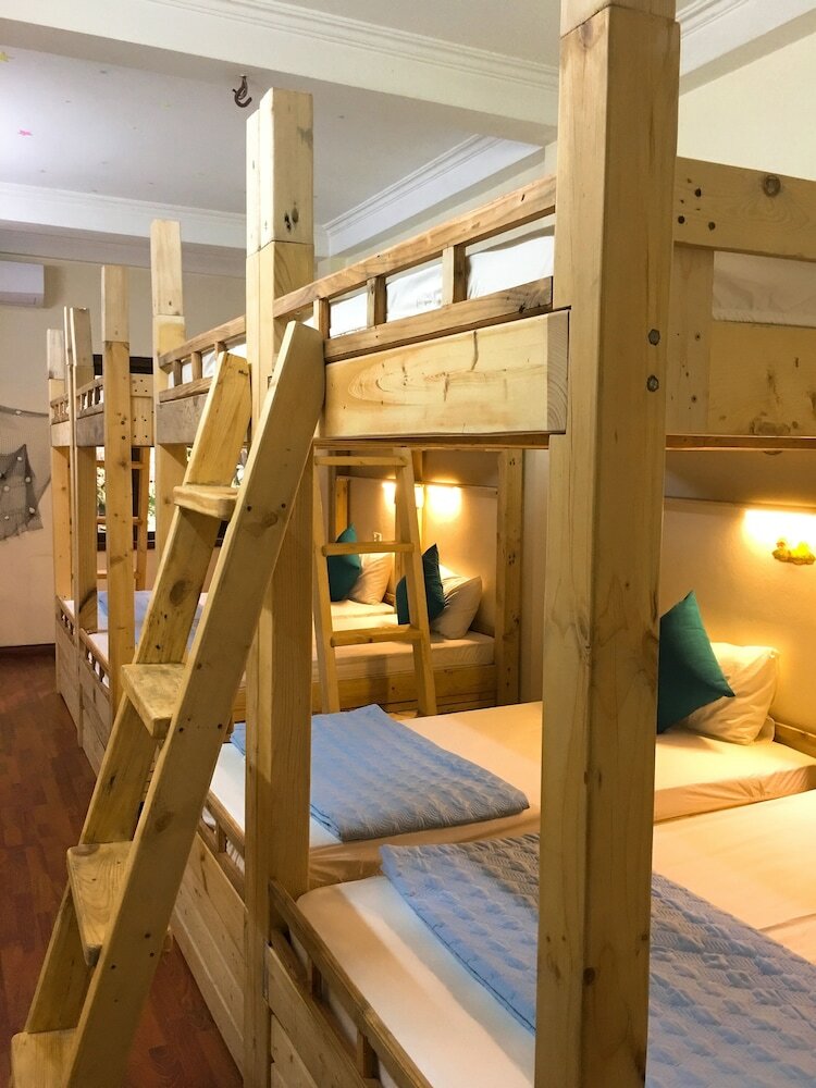 Hotel Halo Bay Homestay
