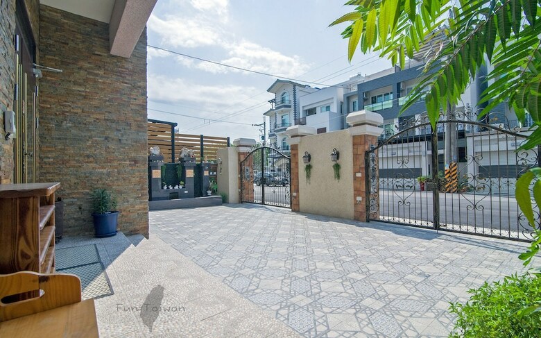 Bed & Breakfast Holby No.8 Elevator Homestay