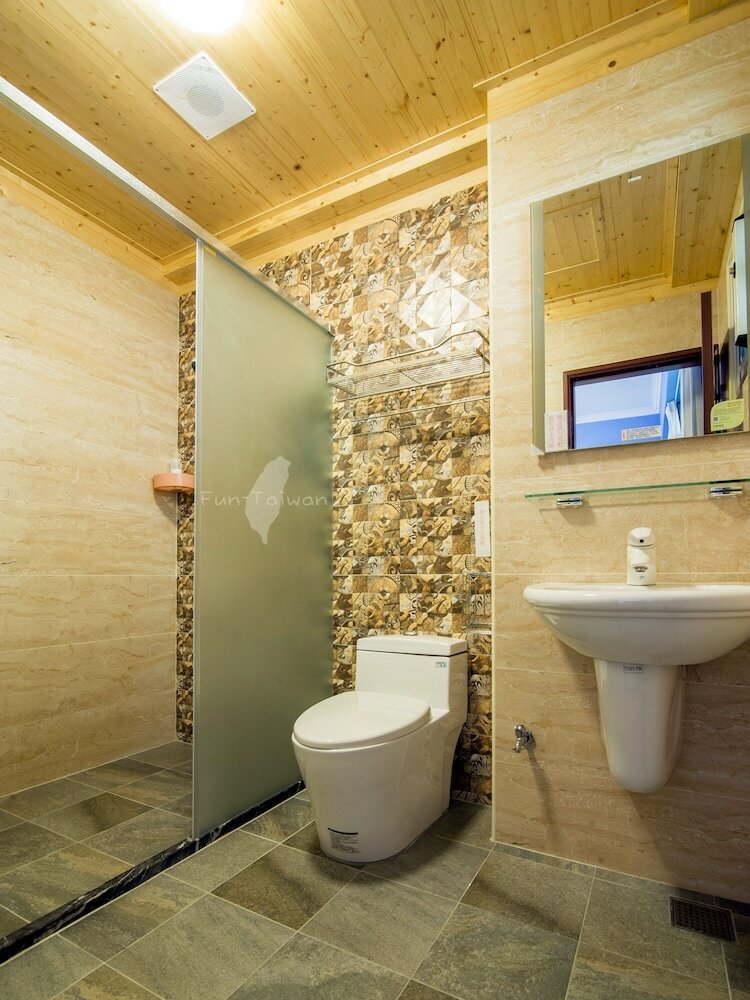 Bed & Breakfast Holby No.8 Elevator Homestay