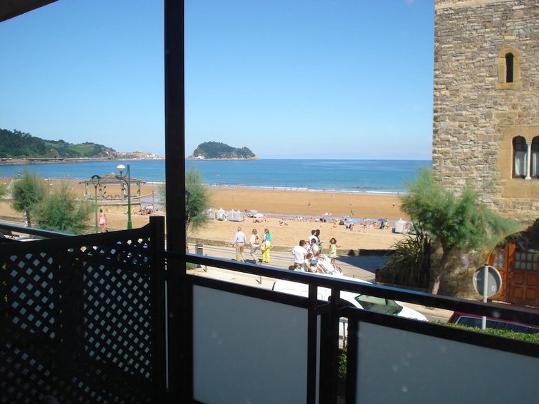 Hotel Pensi�n Zarauz Playa