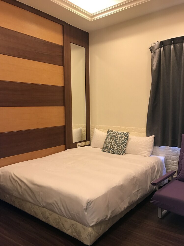 Hotel Hjs Guest House