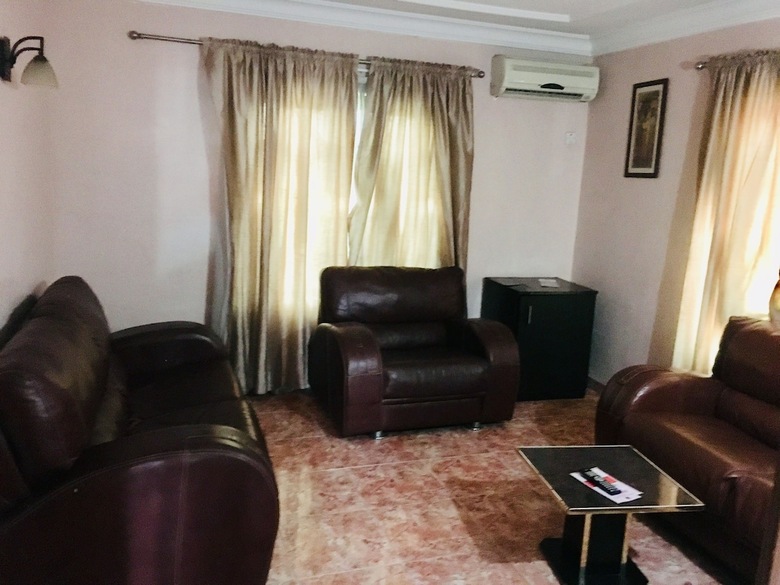 Hymax Grace Hotel And Suites