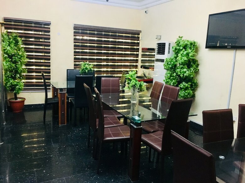Hymax Grace Hotel And Suites