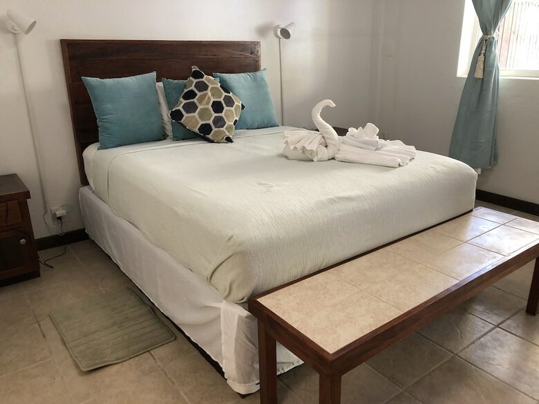 Parham Plaza Hotel