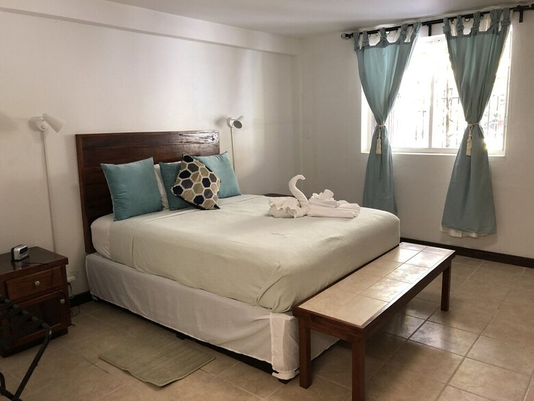 Parham Plaza Hotel