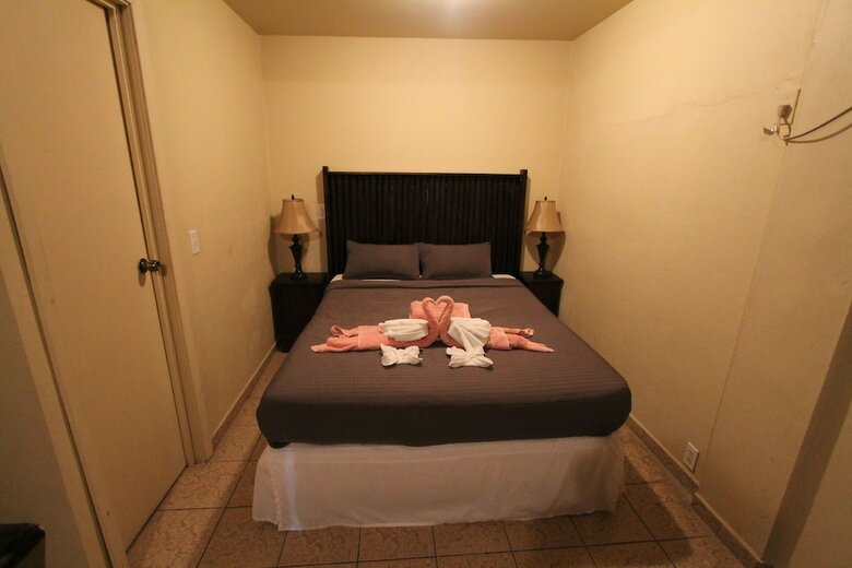 Parham Plaza Hotel