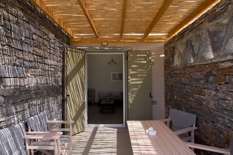 Apartamentos Vourkari Village