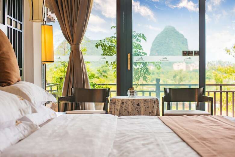 Peach Blossom Resort Hotel