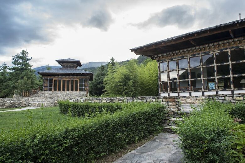 Hotel Zhiwa Ling Heritage