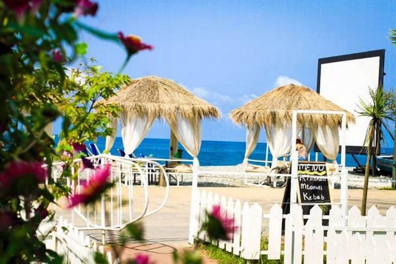 Mgzavrebi Gonio Aparthotel
