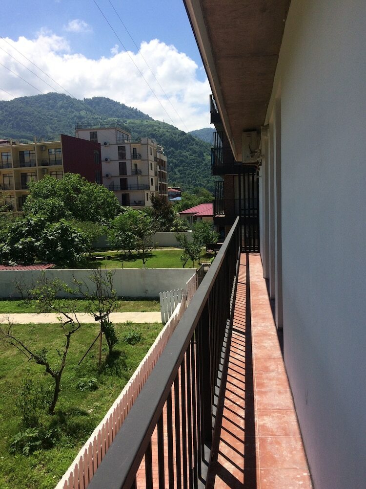 Mgzavrebi Gonio Aparthotel