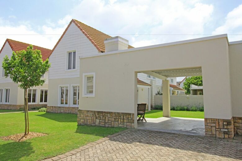 Hotel The Dunes (plett Just Property)
