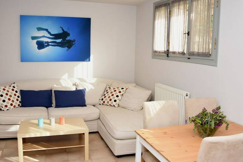 Apartamentos Karystos Muse
