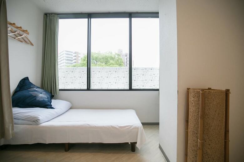 Hotel 123guest House