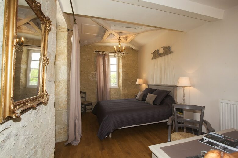 Hotel Maison D'hotes De Charme Les Bruhasses