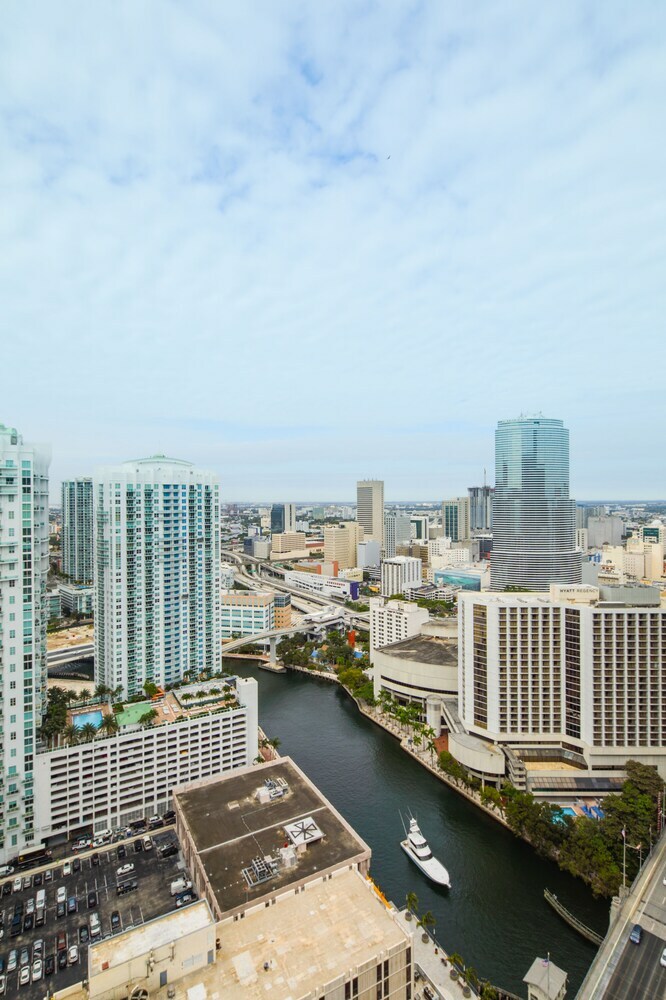 Icon Residences By Flashstay