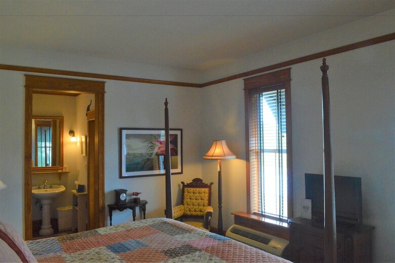 Bed & Breakfast Roanoke Island Inn