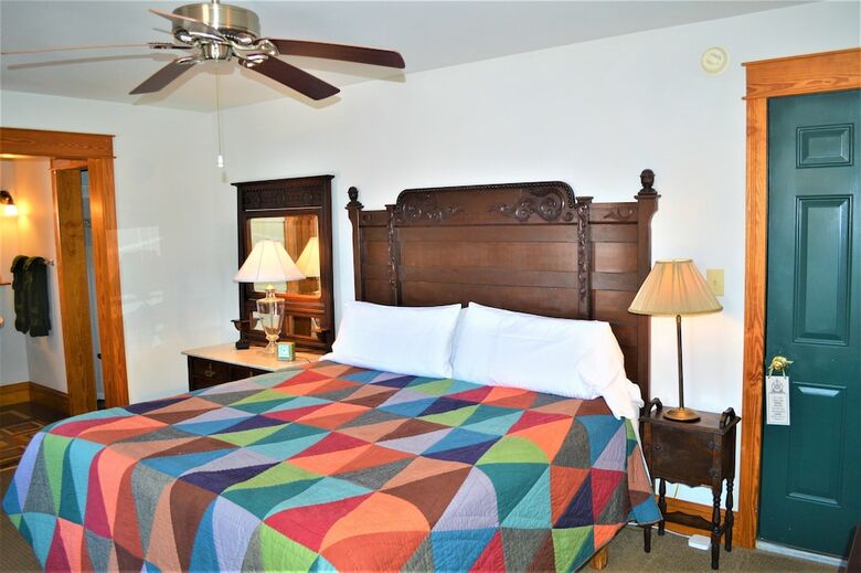 Bed & Breakfast Roanoke Island Inn