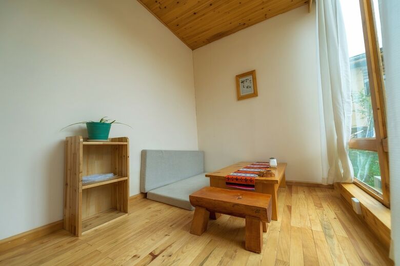 Posada Huksum House