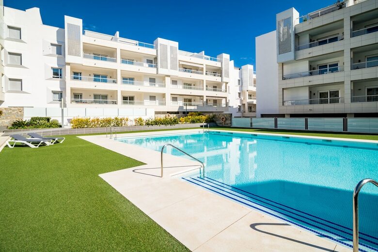 Lab-modern 3 Bedroom Apart Near Beach