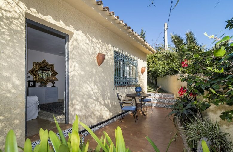 Lg-private Villa And Pool 100m To Beach