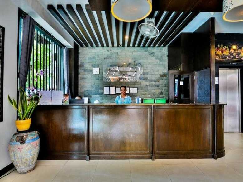 Hawaii Patong Hotel