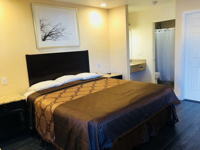 Hotel Bayshore Inn