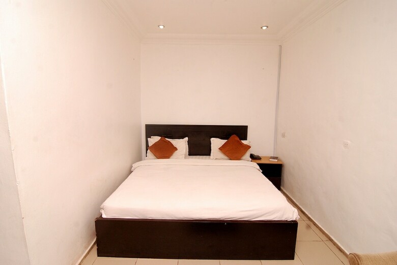 Silverland Hotel And Suites