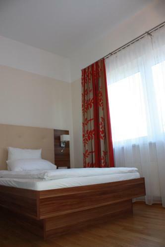 Hotel Boarding House Holledau Inn