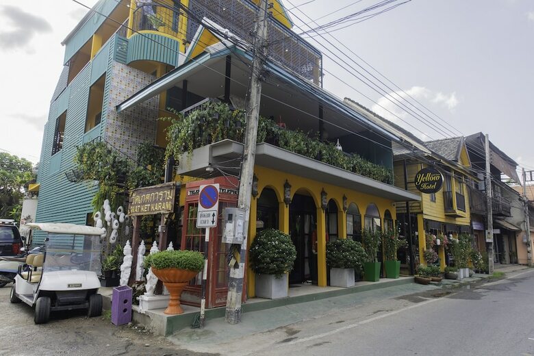 Yellow Hotel