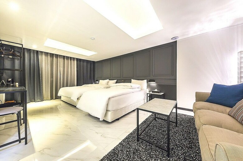 Stay Hotel