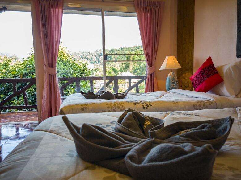 Hotel Grand Orchid Resort
