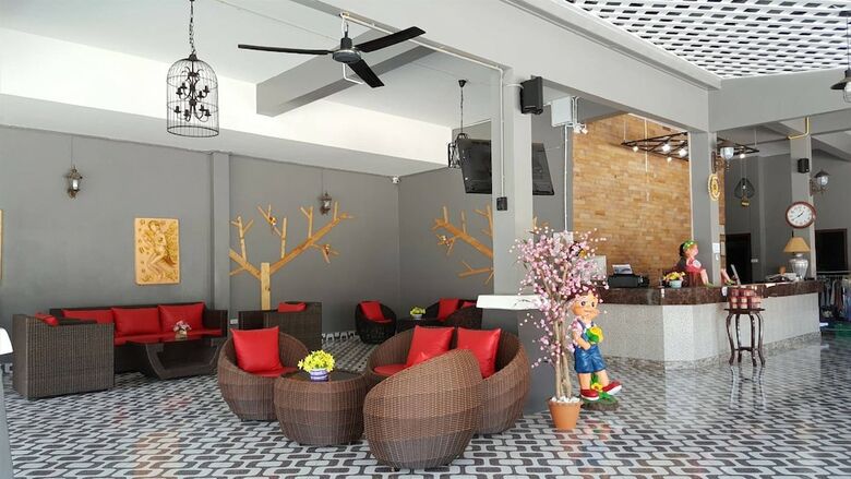 Hotel Grand Orchid Resort