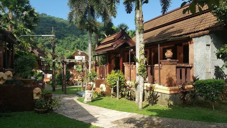 Hotel Grand Orchid Resort