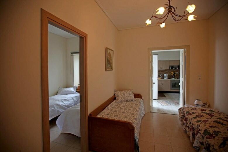 Beautiful House In Syneti ? Andros